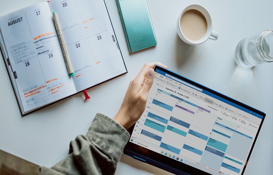 better calendars than Google. 